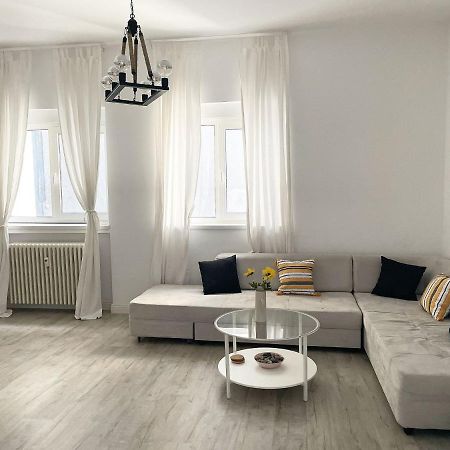 White Apartment Bukares Bagian luar foto
