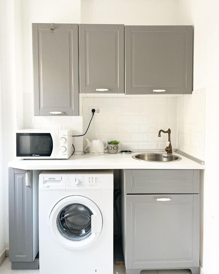 White Apartment Bukares Bagian luar foto