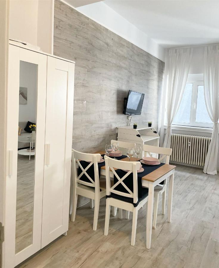 White Apartment Bukares Bagian luar foto