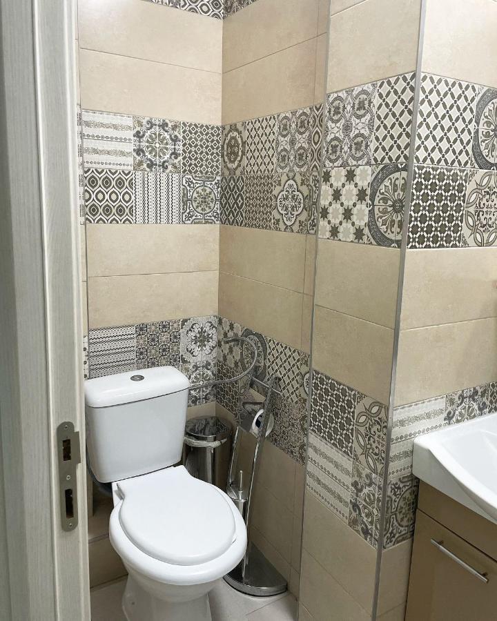 White Apartment Bukares Bagian luar foto
